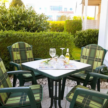 Appartementhaus Strandstrasse 32 3 *